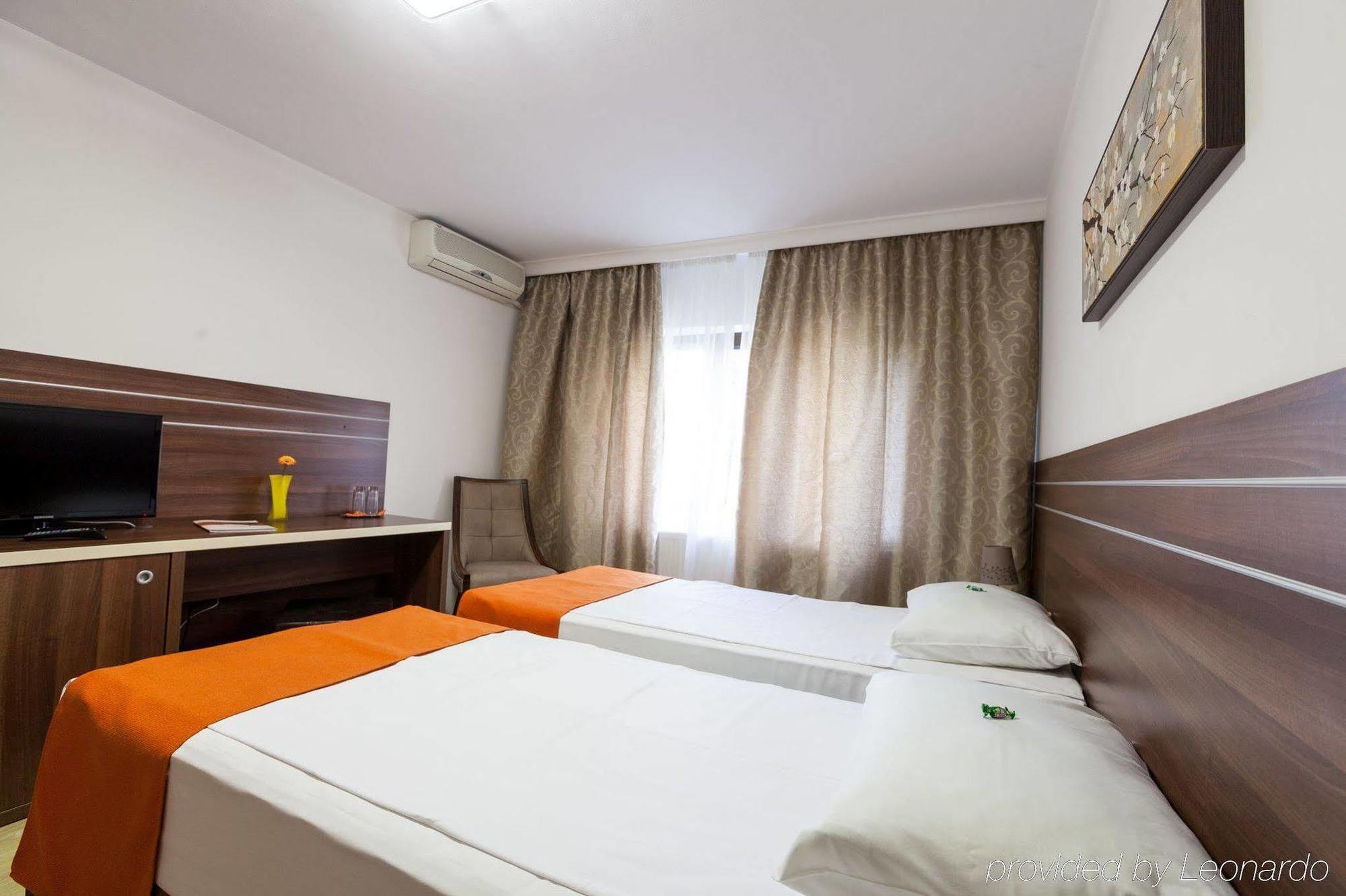 Hotel Nelisse Букурещ Екстериор снимка