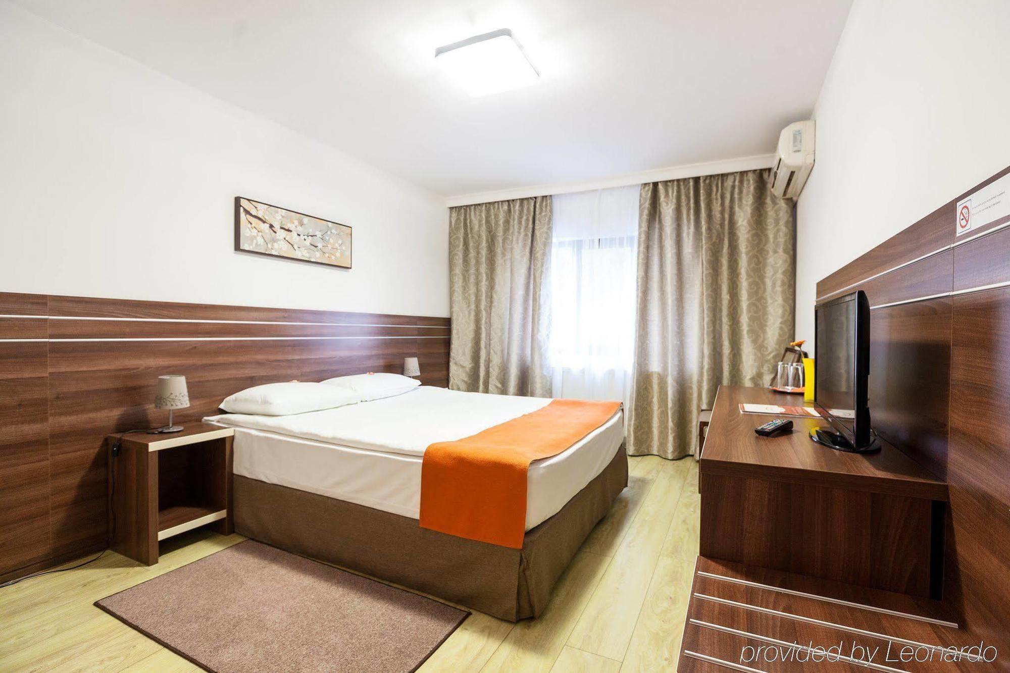Hotel Nelisse Букурещ Екстериор снимка