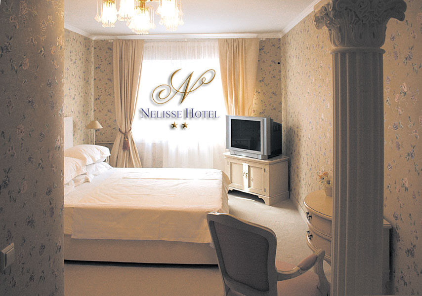Hotel Nelisse Букурещ Стая снимка